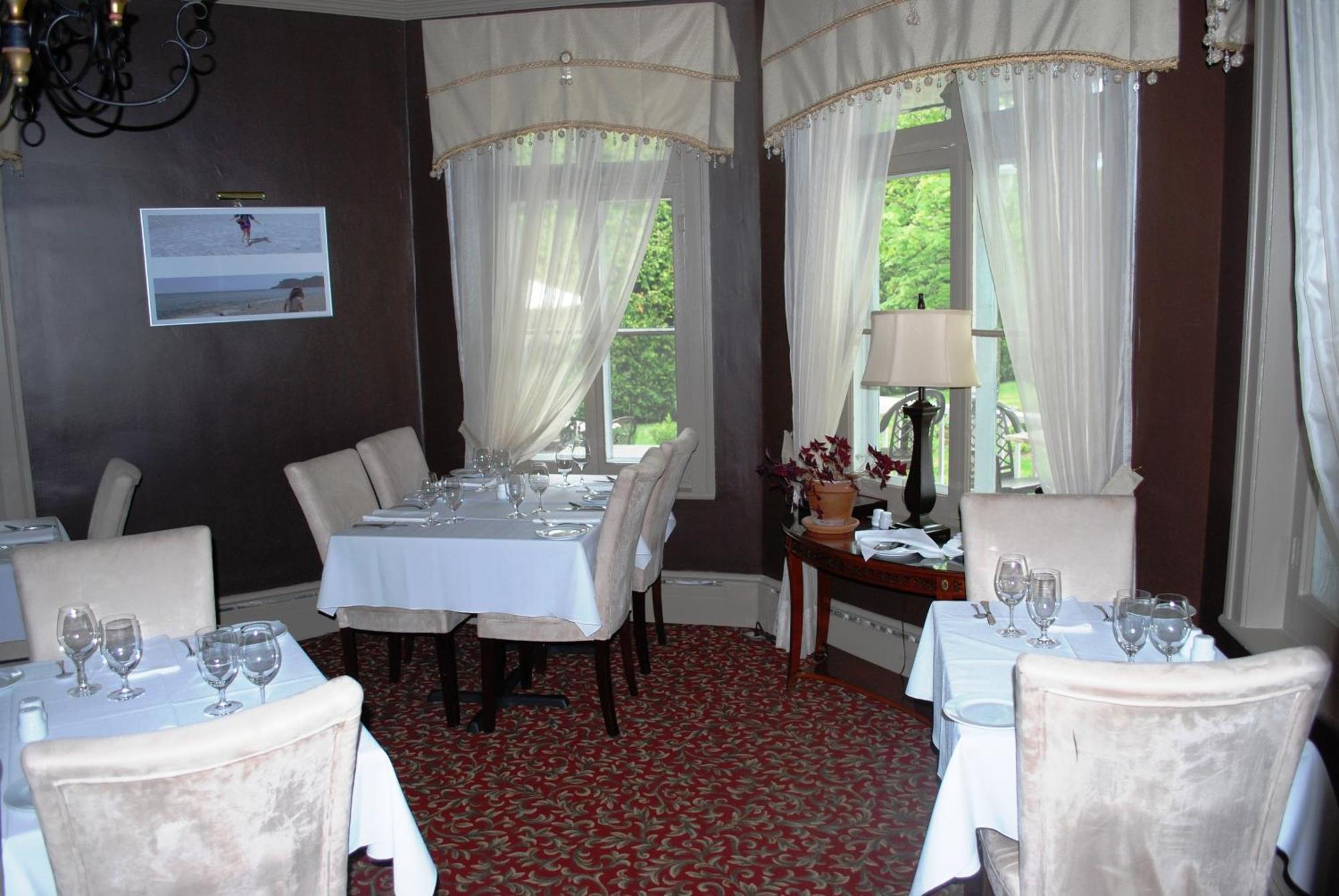Chez Truchon Bistro-Auberge La Malbaie Exterior foto