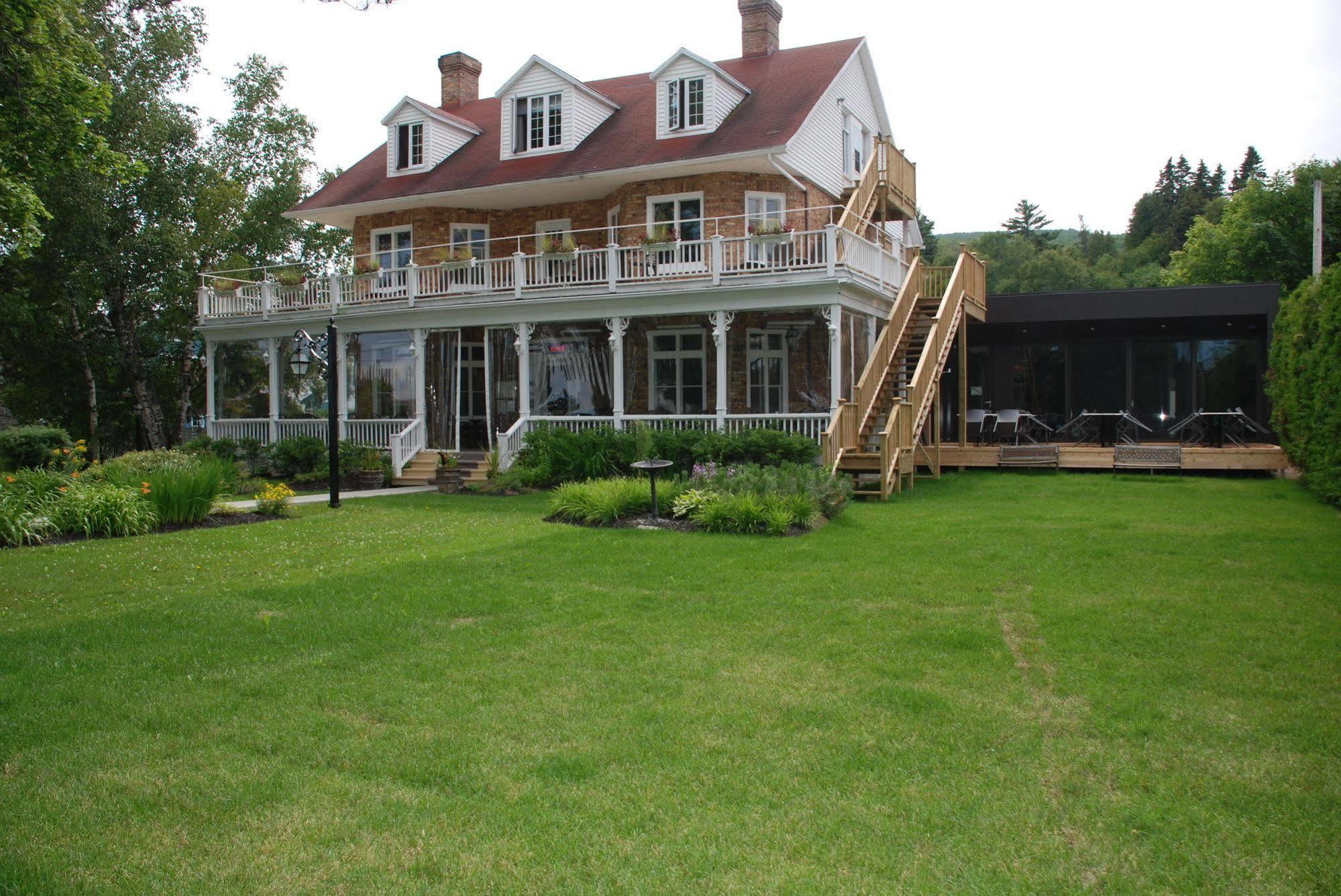 Chez Truchon Bistro-Auberge La Malbaie Exterior foto