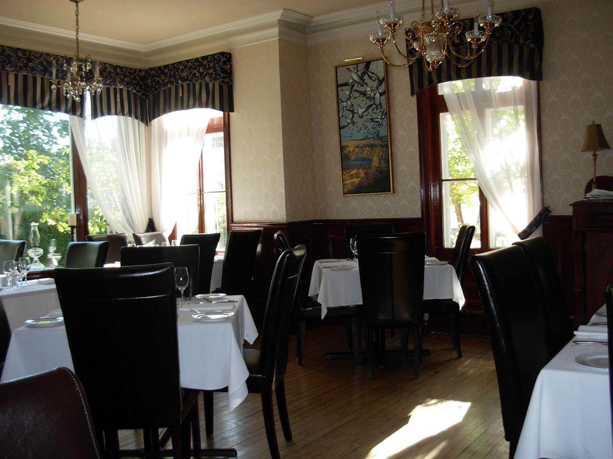 Chez Truchon Bistro-Auberge La Malbaie Exterior foto
